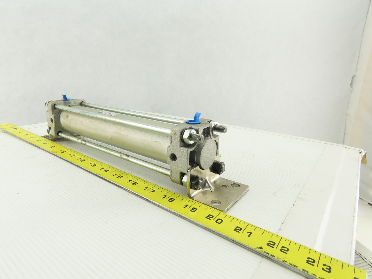 SMC CA2L40-200 1-3/4" Bore 8" Stroke 5/8" Rod 145PSI Pneumatic Cylinder