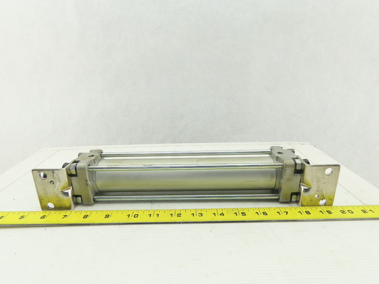 SMC CA2L40-200 1-3/4" Bore 8" Stroke 5/8" Rod 145PSI Pneumatic Cylinder