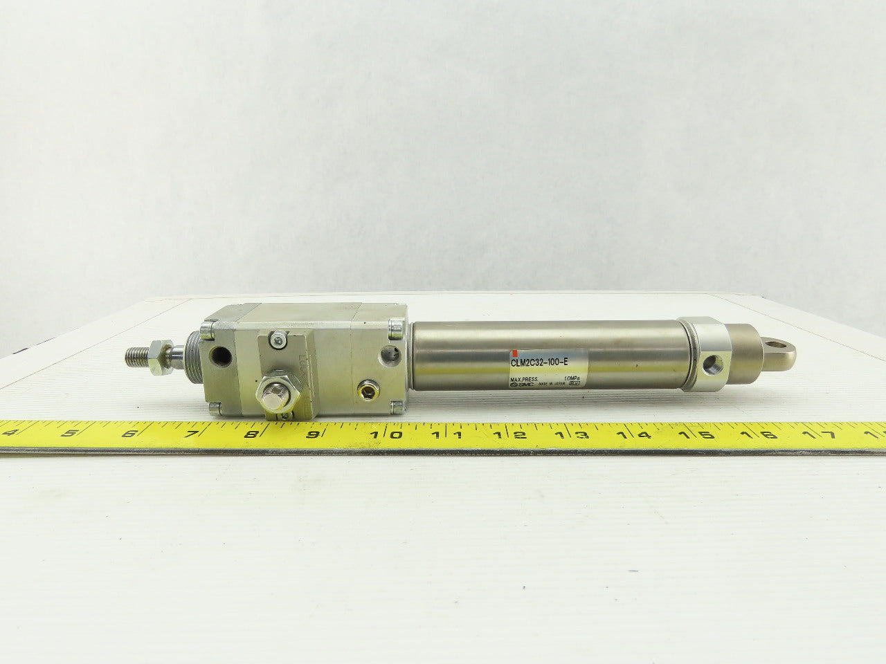 SMC CLM2C32-100-E 32mm OD 100mm Stroke Double Acting Fine Lock Lock-Up Cylinder