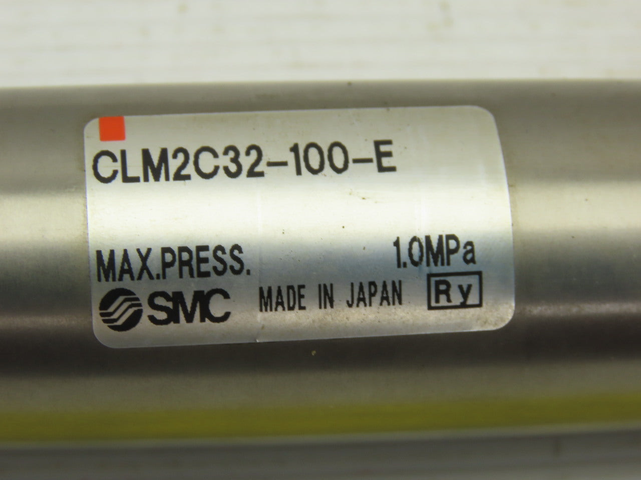 SMC CLM2C32-100-E 32mm OD 100mm Stroke Double Acting Fine Lock Lock-Up Cylinder