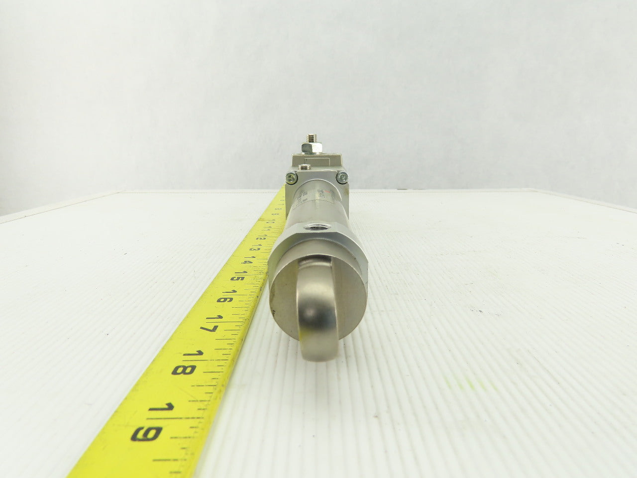 SMC CLM2C32-100-E 32mm OD 100mm Stroke Double Acting Fine Lock Lock-Up Cylinder