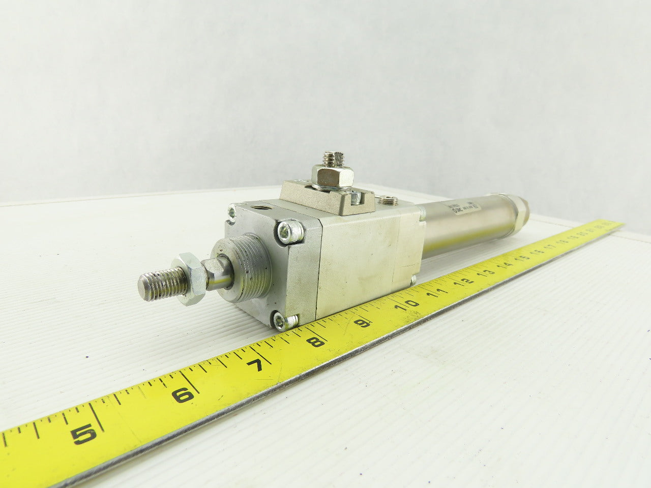SMC CLM2C32-100-E 32mm OD 100mm Stroke Double Acting Fine Lock Lock-Up Cylinder