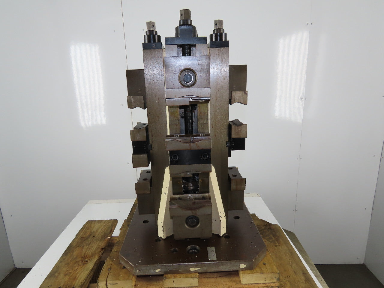 S+B B 15304 15-3/4" Square Base 4 Sided Workholding Tombstone Machining Column