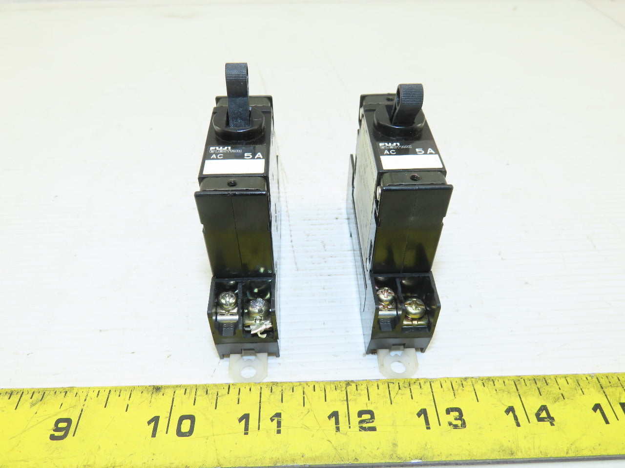 Fuji CP31W/5W 5 Amp Breaker 250V 50/60Hz Lot Of 2