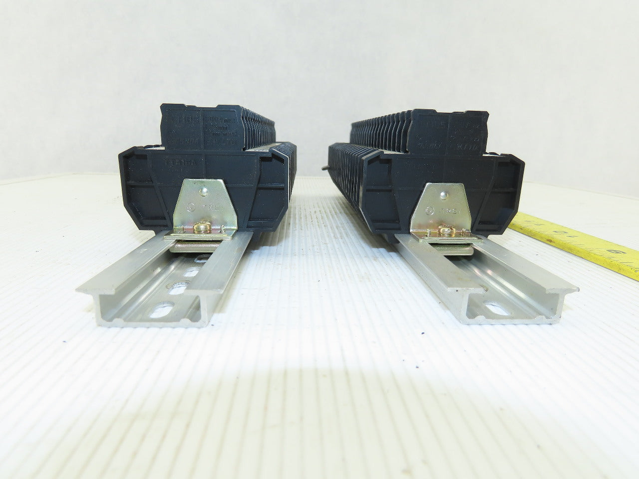 Kasuga TT10S 600V 2 Stage Step Wire Terminal Block On Rail Lot Of 40