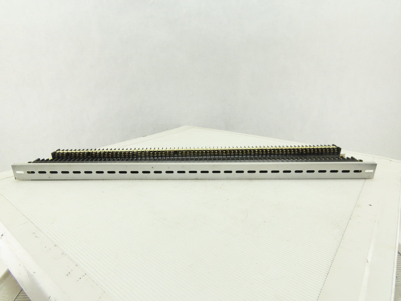 Togi CTL-15 600V 15A Wire Terminal Block On Rail Lot Of 140