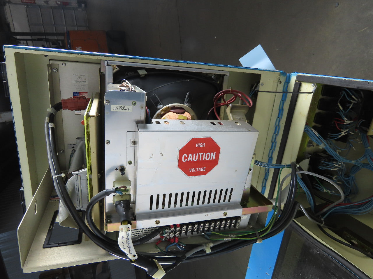 Cincinnati Milacron 3-525-0970A Cinturn Series 2216C CNC Lathe Operator Control