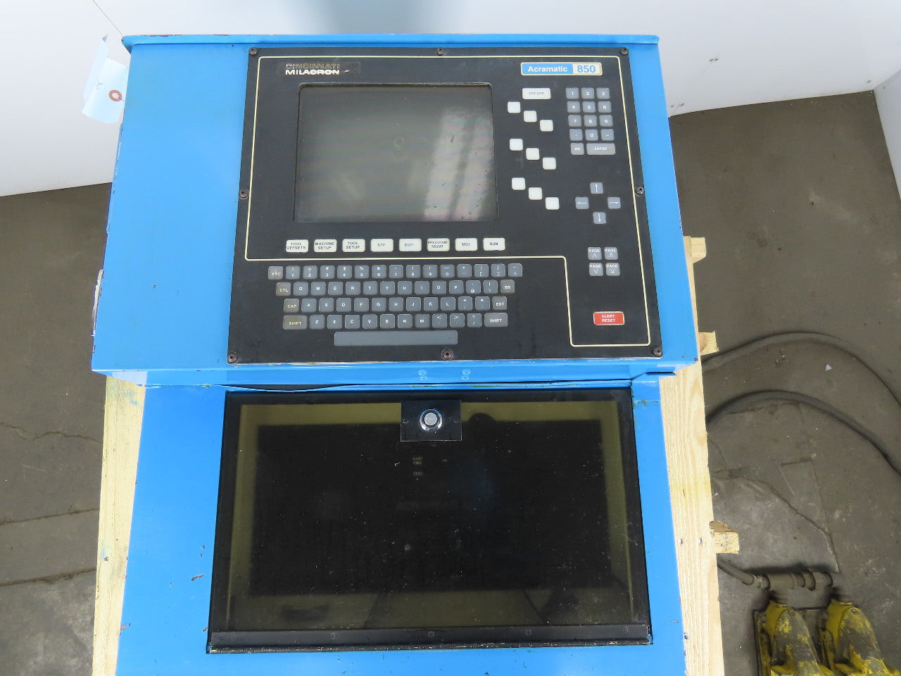 Cincinnati Milacron 3-525-0970A Cinturn Series 2216C CNC Lathe Operator Control