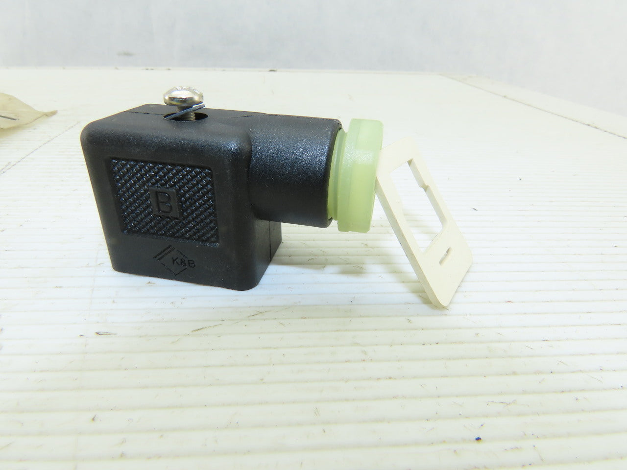 Canfield Connector 5300-1010000 250V 10A Solenoid Connector Lot Of 2