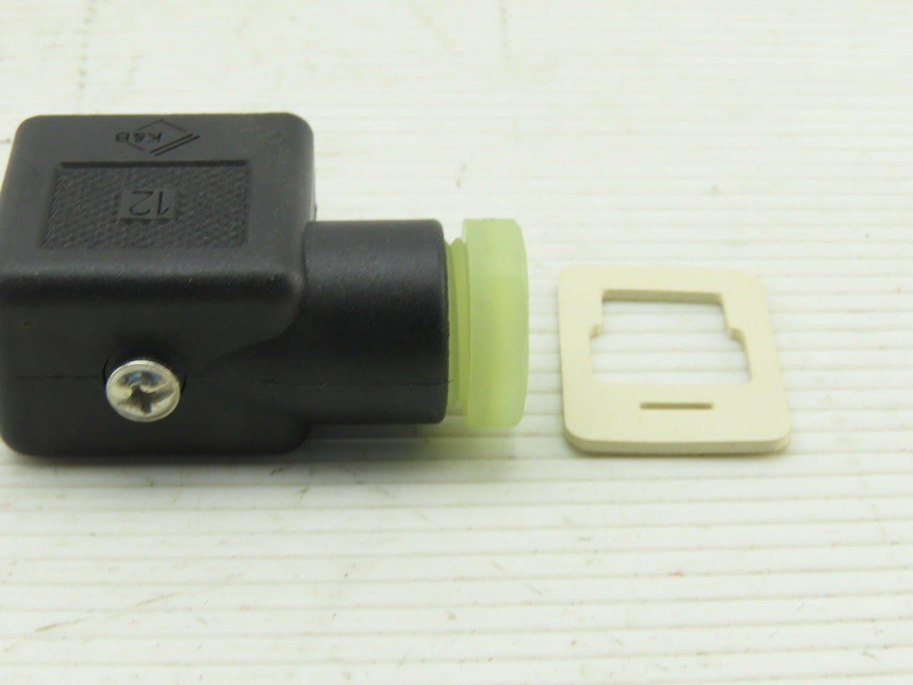 Canfield Connector 5300-1010000 250V 10A Solenoid Connector Lot Of 2