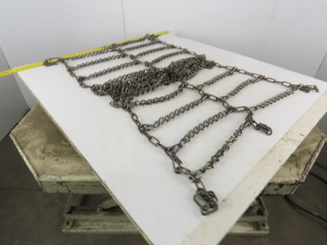 25" x 72" Snow Traction Tire Chain V-Bar Cross Chain Set of 2