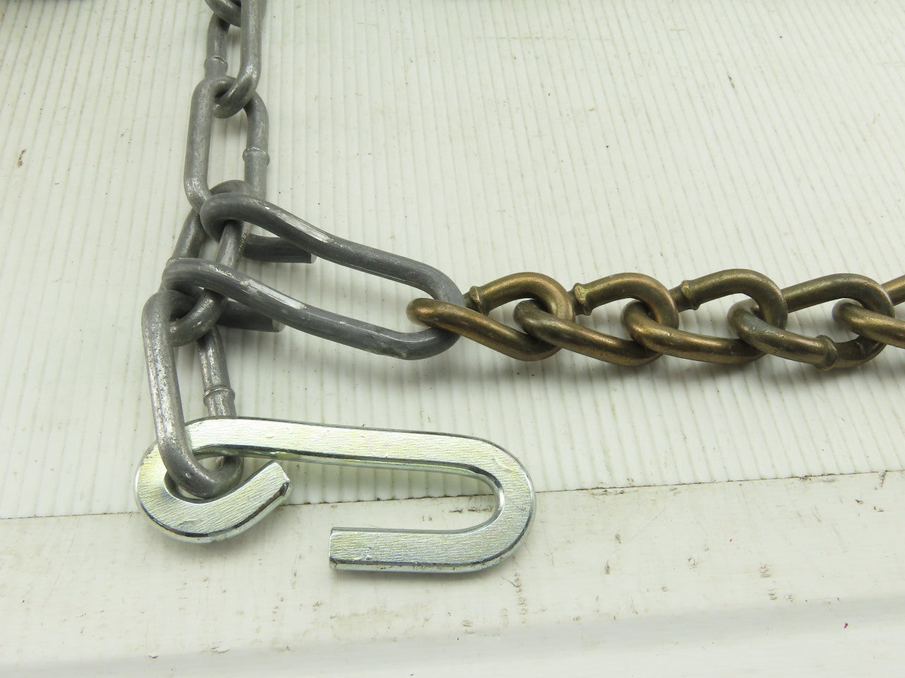 Acco Stock 1254 Standard Snow Traction Tire Chain Set 12" x 64" Set of 2