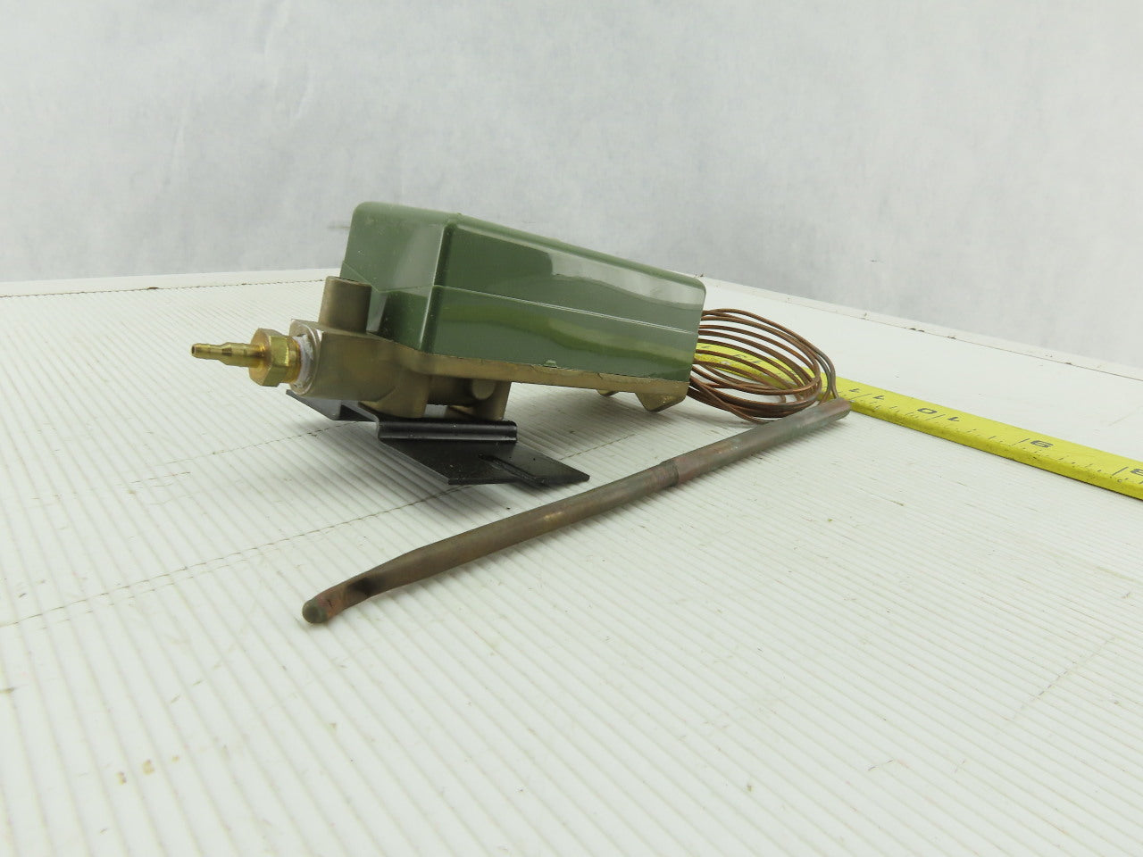 Johnson Controls T-5210-1135 200-400°F Temperature Transmitter