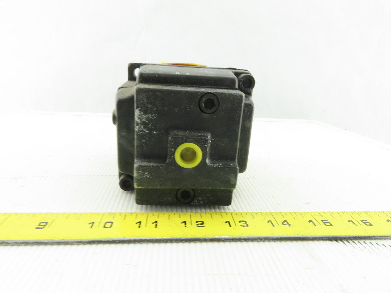 Parker H101NC37B Normally Closed Pilot Operated Pneumatic Valve