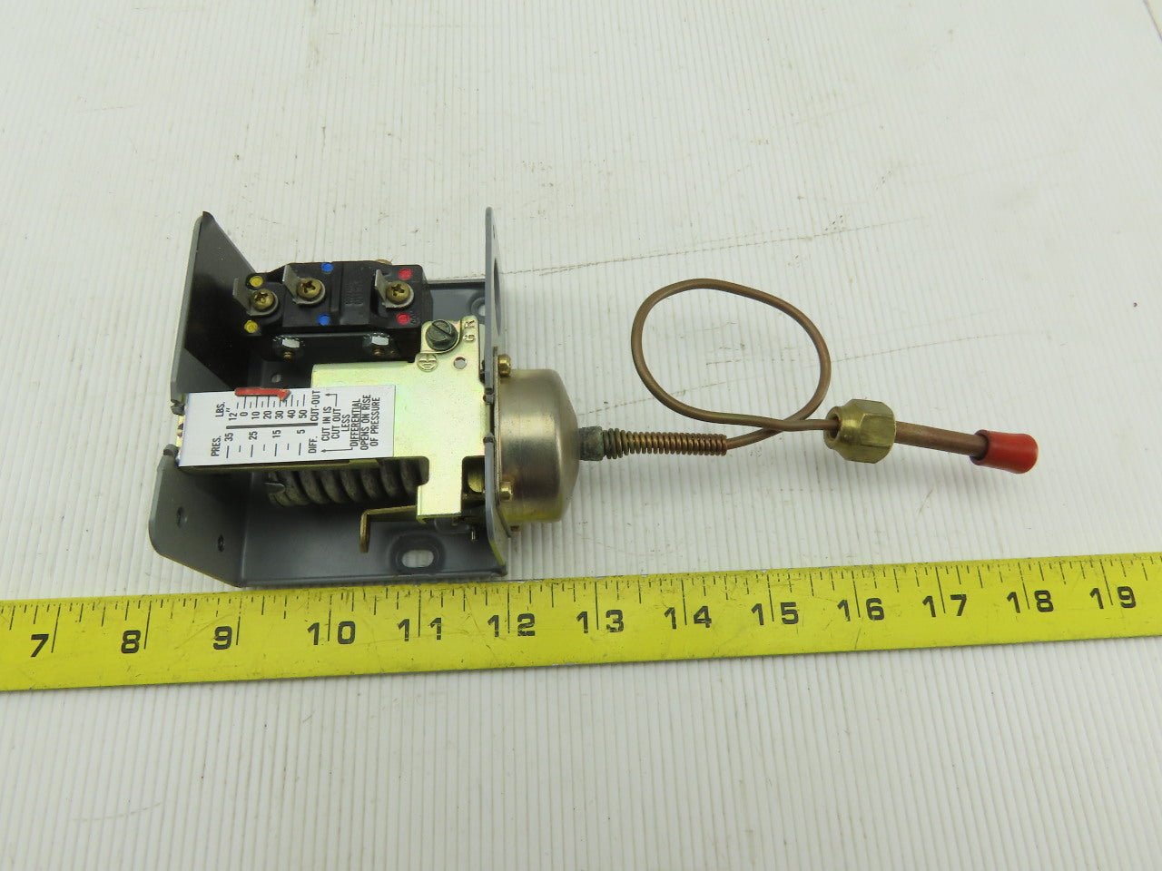 Johnson Controls P70FC-1C Pressure Control Range 20" Hg Vac./50 PSIG