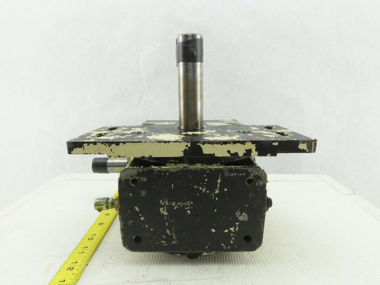 10:1 Ratio Right Angle Gear Reducer Removed From Thermwood Cartesian 5
