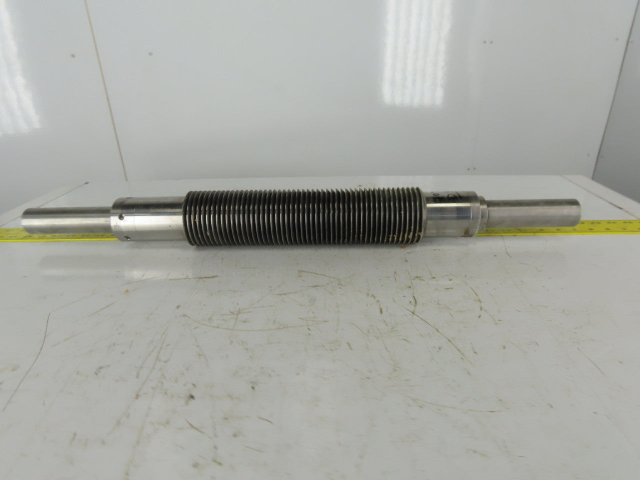 4090 Industrial Pressure Slitter Cutter Roller 1-5/8" Shaft 32-1/2" OAL