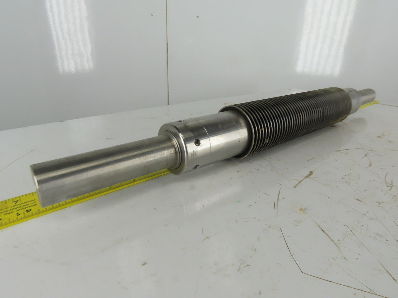 4090 Industrial Pressure Slitter Cutter Roller 1-5/8" Shaft 32-1/2" OAL
