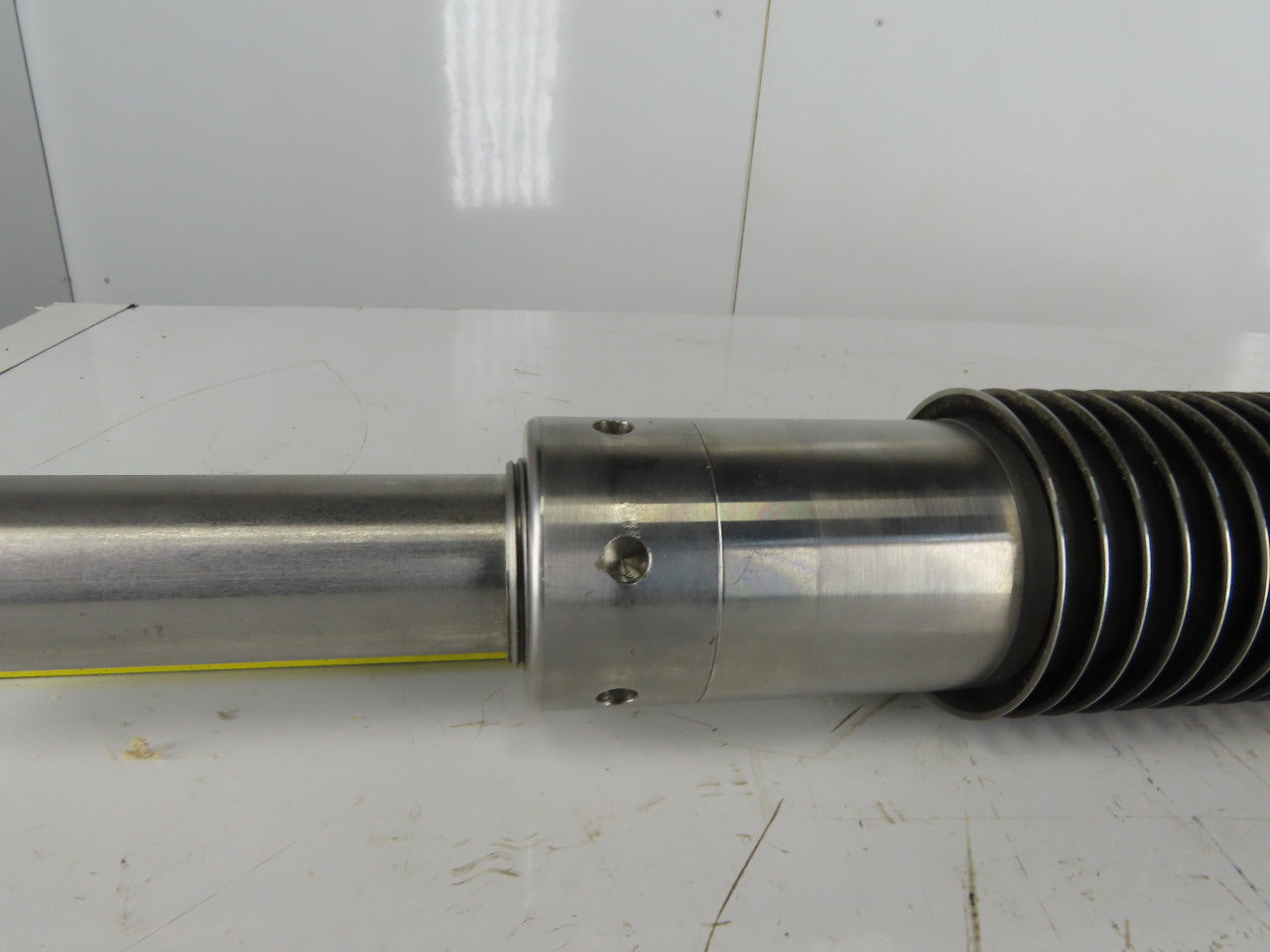 3-5/16" OD Industrial Pressure Slitter Cutter Roller 1-5/8" Shaft 32-1/2" OAL