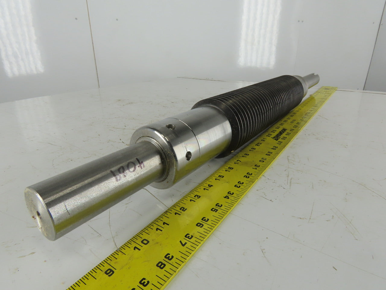 3-5/16" OD Industrial Pressure Slitter Cutter Roller 1-5/8" Shaft 32-1/2" OAL