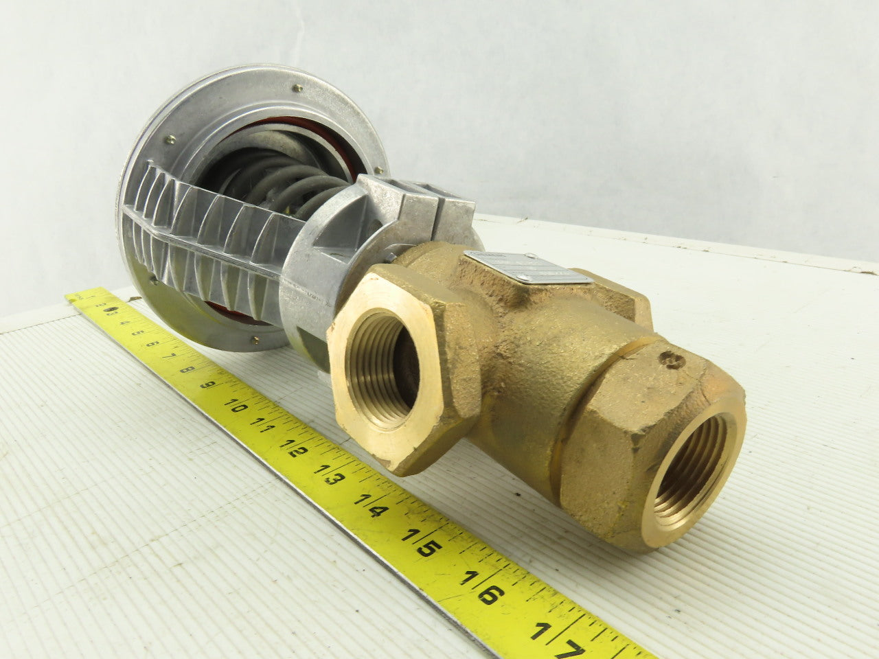 Siemens 599-01083 Model 010226 3 Way Pneumatic Actuator 4" 10-15 PSI 1" NPT Body