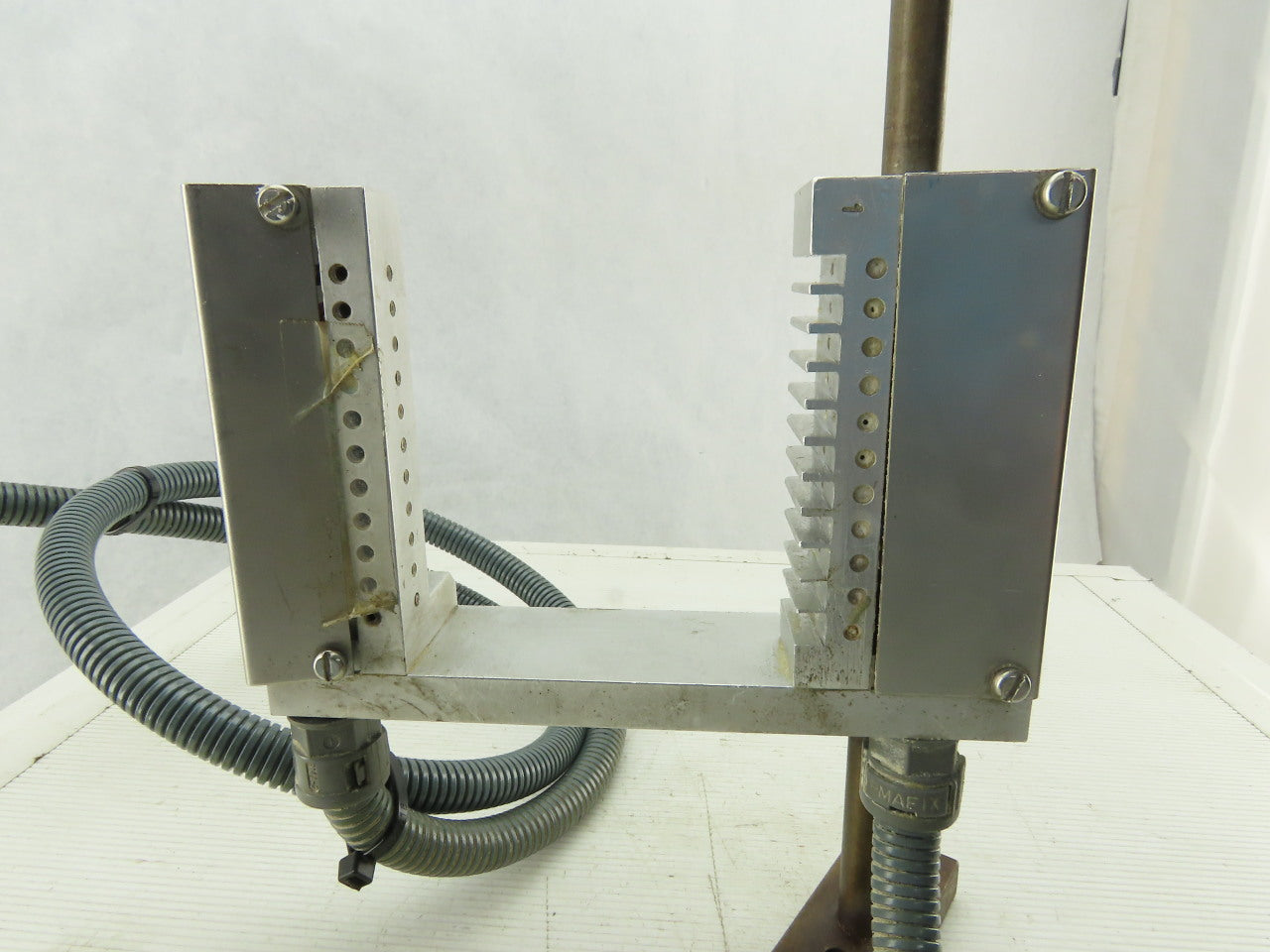 Keyence FU-77 Fiber Optic Material Pass Through Sensor 22 Sensors