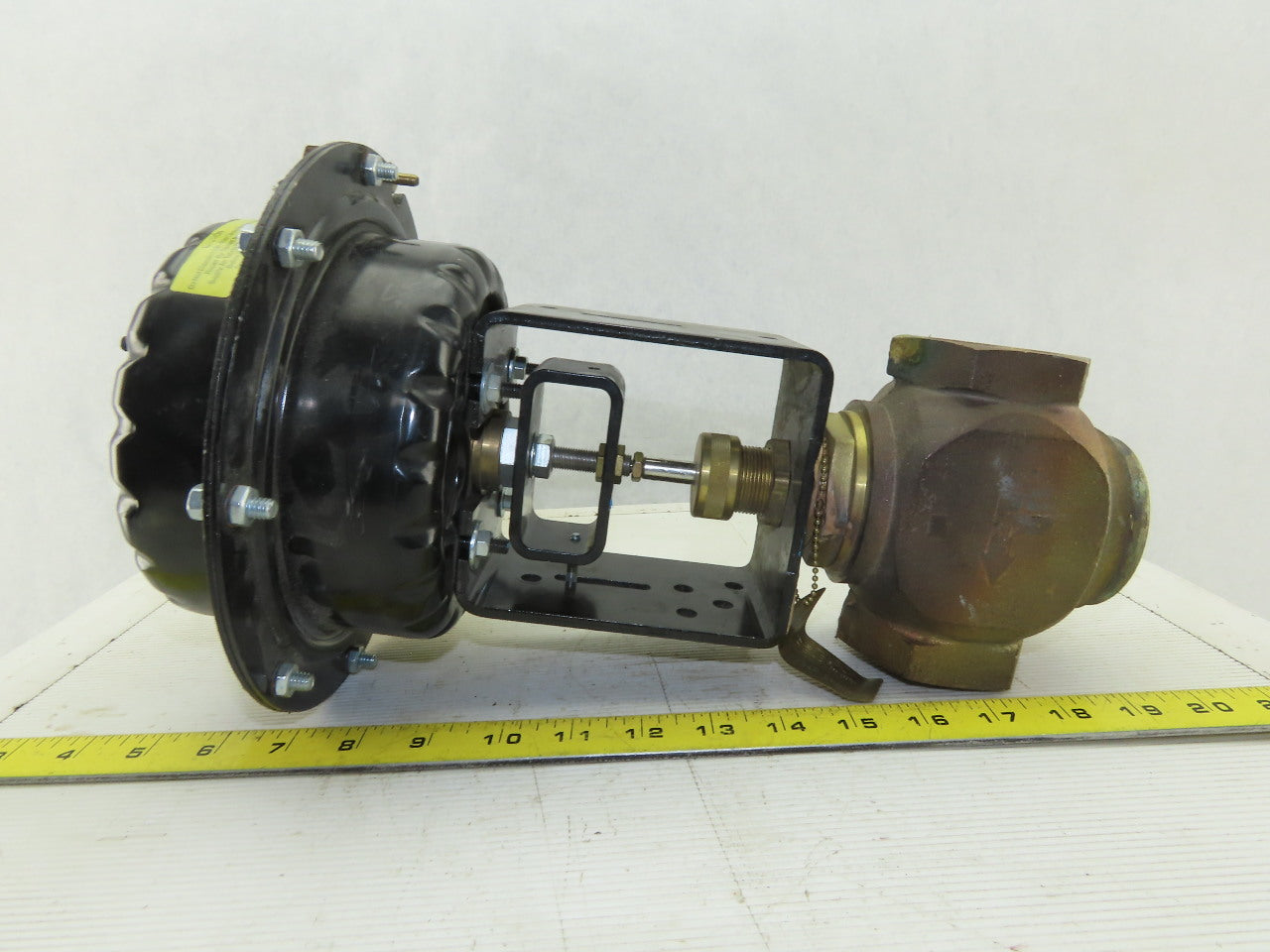 Johnson Controls MP823E .75 Stroke 9-13 PSI Process Control Valve Actuator