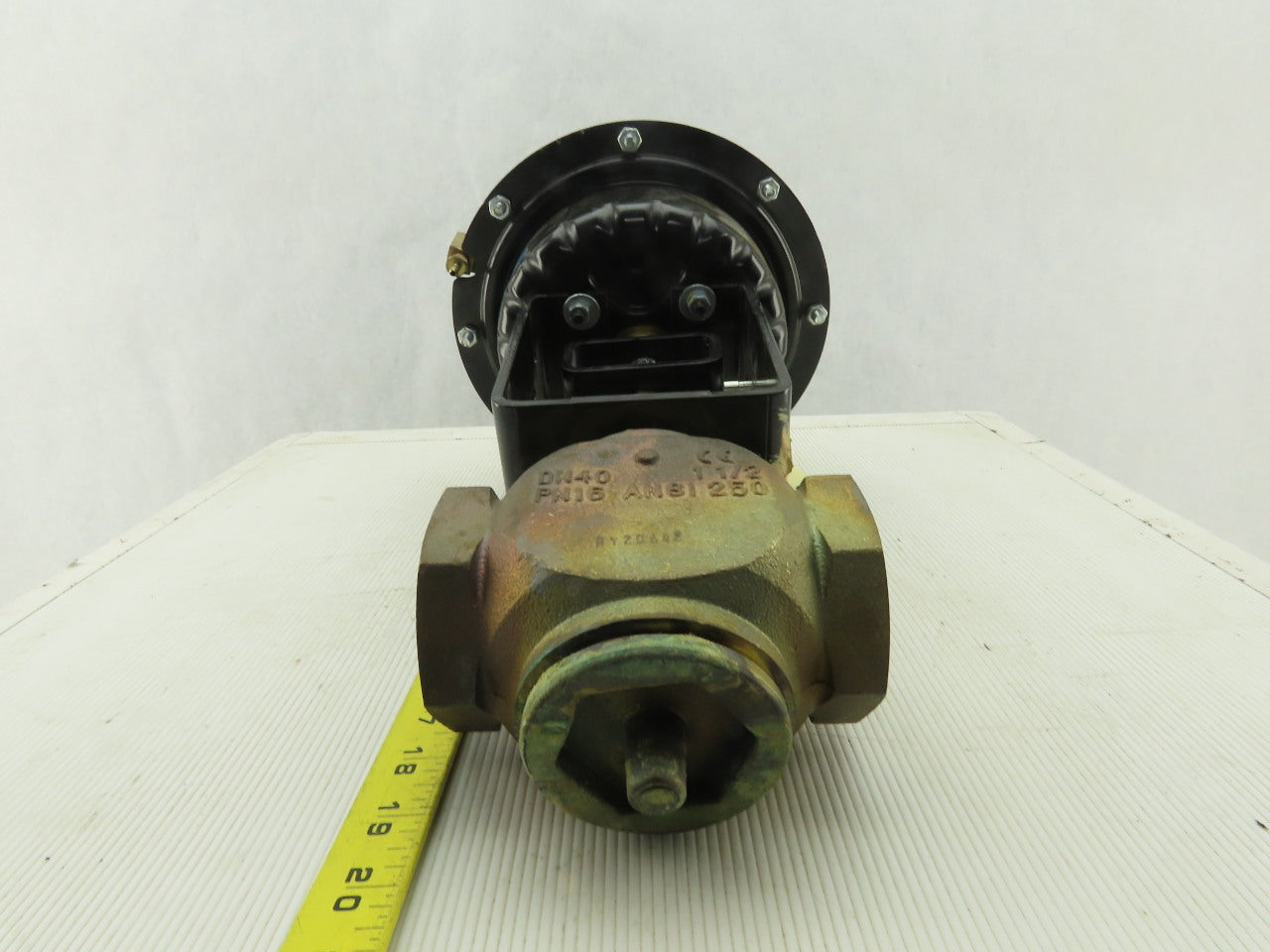 Johnson Controls MP823E .75 Stroke 9-13 PSI Process Control Valve Actuator