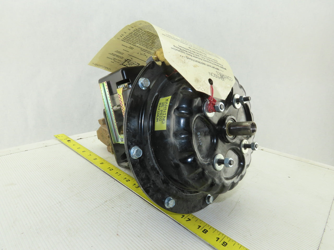 JOHNSON CONTROLS MP821D Pneumatic Valve Actuator,4 to 8 Spring 1/2 NPT Bronze