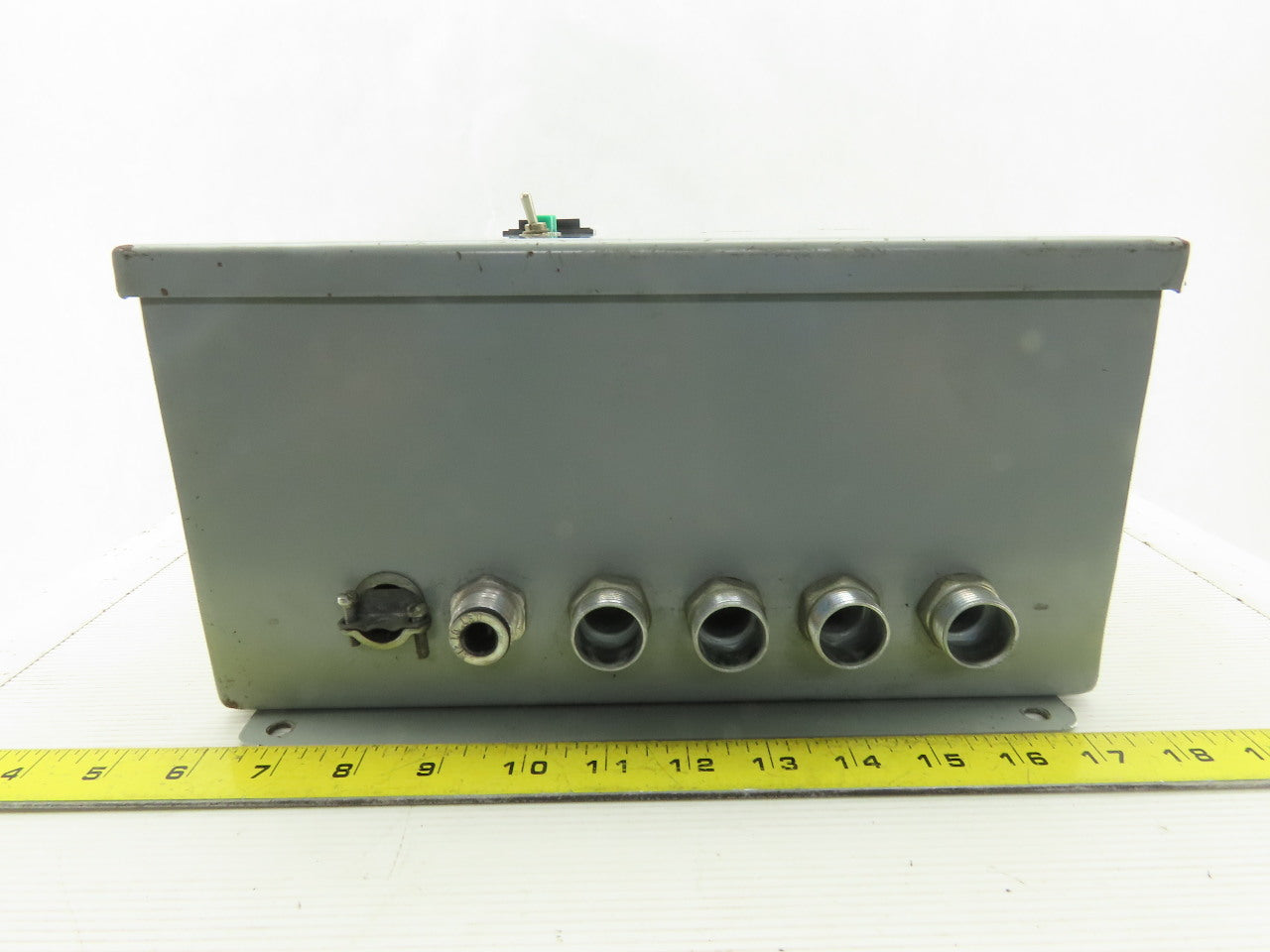 Wiegmann H-419001 14x12x5" Type 12 Electrical Enclosure W/ Extras