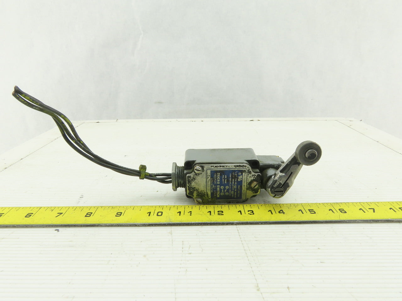 Micro Switch 1LS1-1 125-250/480V 10A Rocker Cam Limit Switch