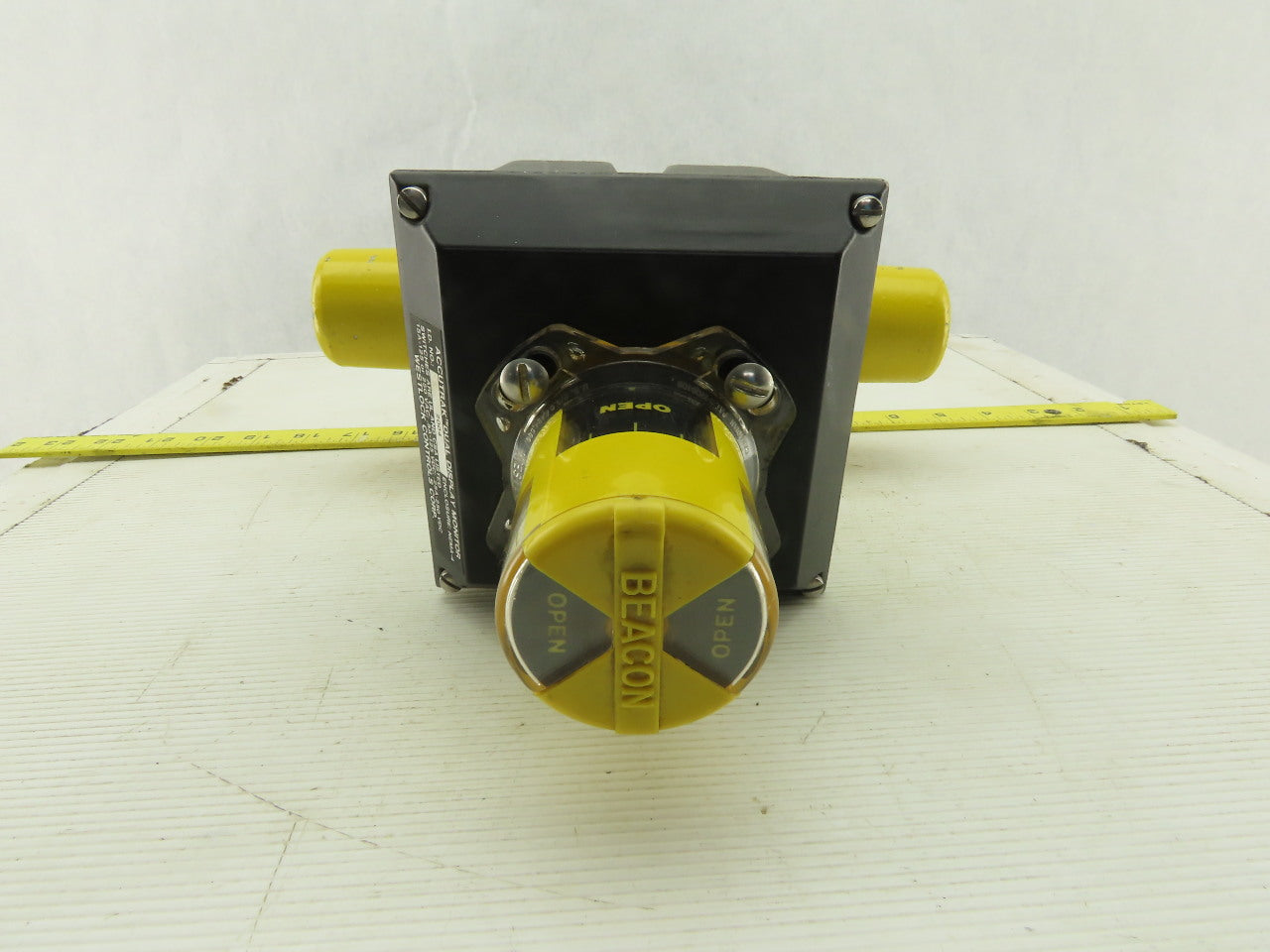 Hytork Pneumatic Actuator W/Accutrak Dual Display Monitor 1/4"NPT