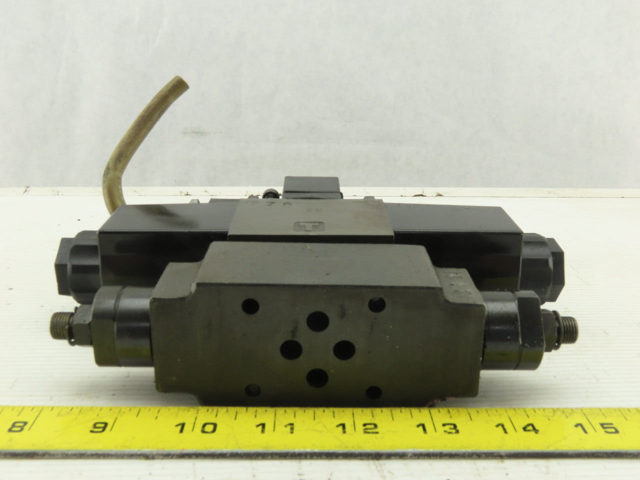 Daikin KSO-G02-2CA-10-N 3 Position Hydraulic Control Valve W/ Throttle Check