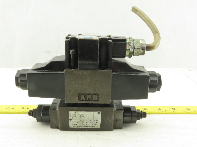 Daikin KSO-G02-2CA-10-N 3 Position Hydraulic Control Valve W/ Throttle Check