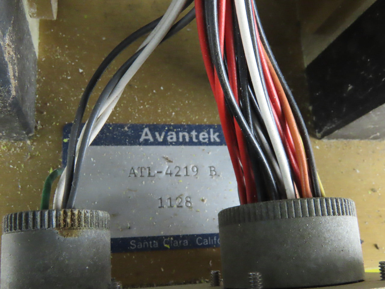 Avantek ATL-4219B Microwave Antenna Amplifier Assembly