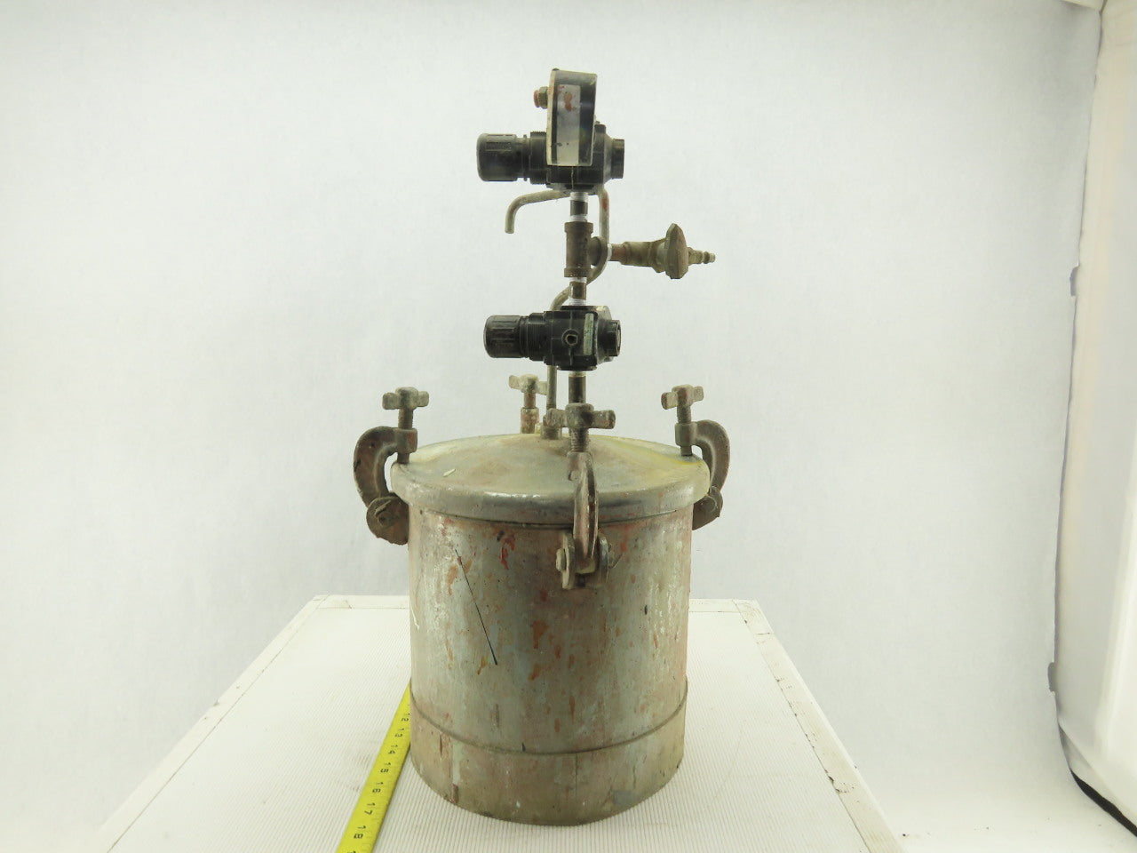 2.8 Gal 80 PSI Zinc Coated Steel Paint Pressure Tank Pot