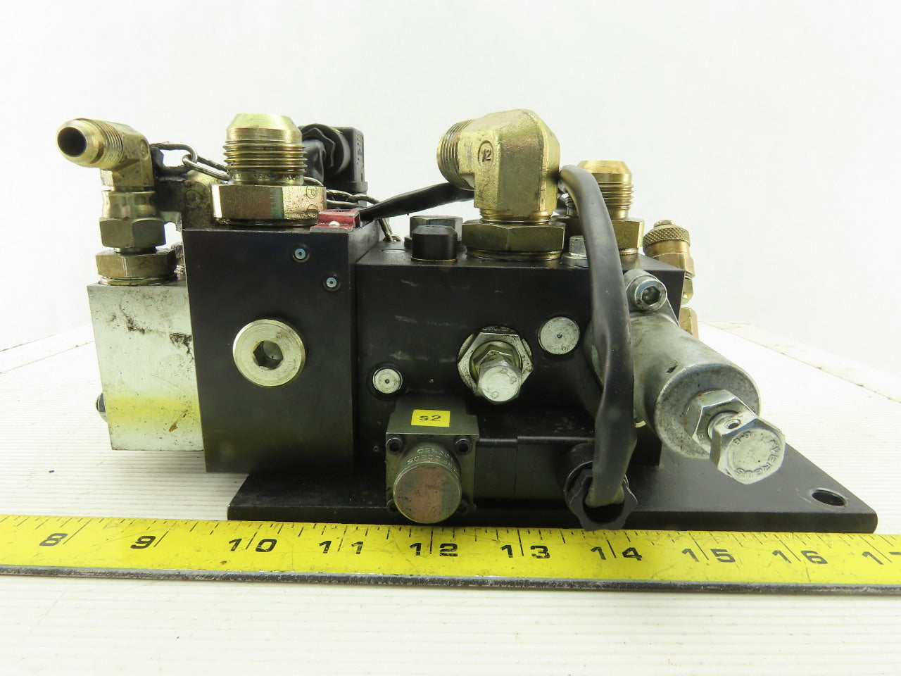 Hyster V40XMU Hydraulic Lifting Proportional Valve From Narrow Aisle Lift 24VDC