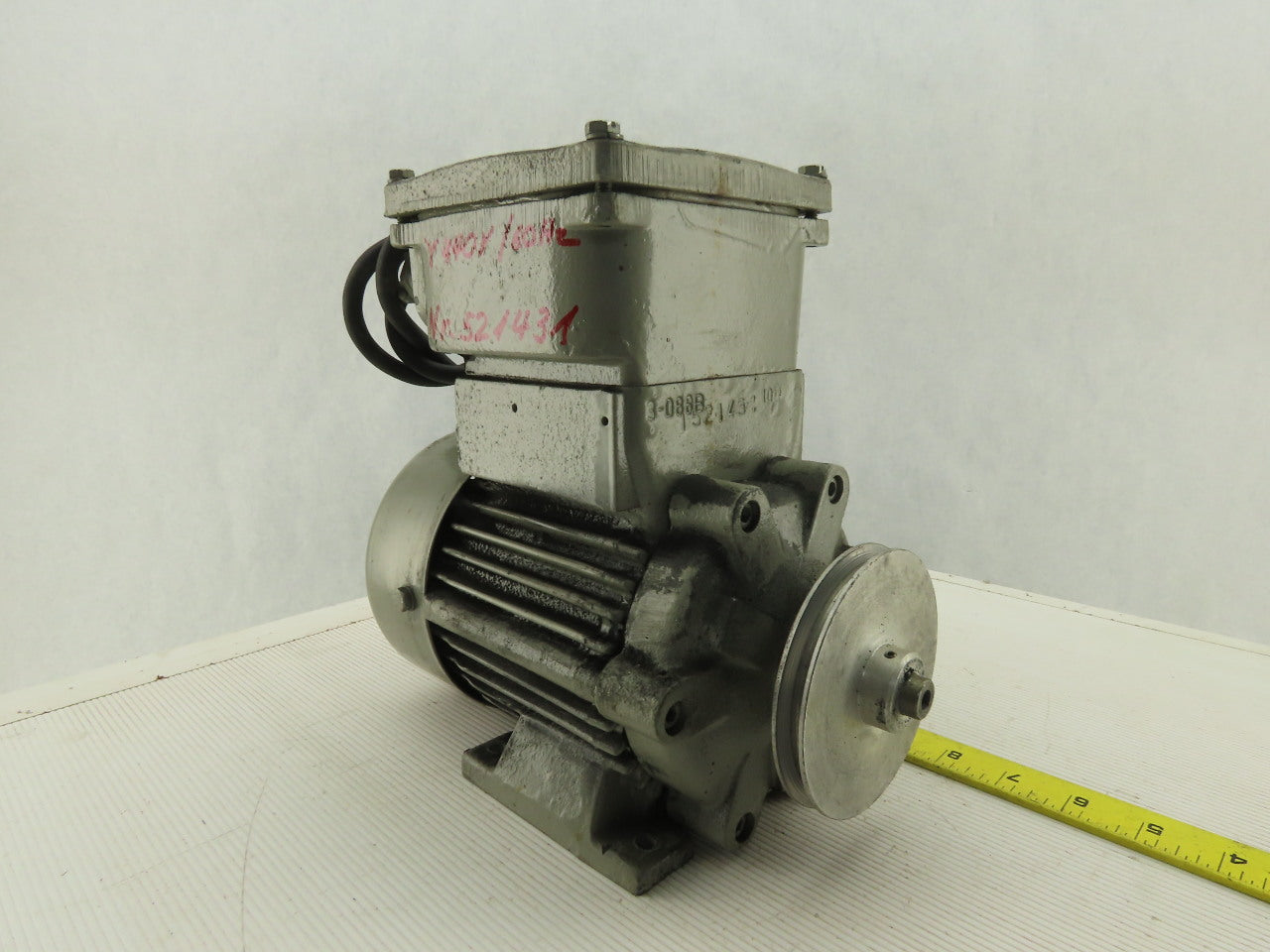 Loher DNGY-071AB-04 0.25kW 1690RPM 440Y 60Hz AC Motor