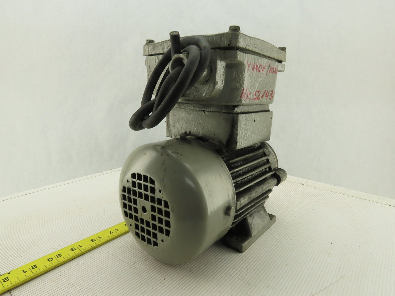 Loher DNGY-071AB-04 0.25kW 1690RPM 440Y 60Hz AC Motor