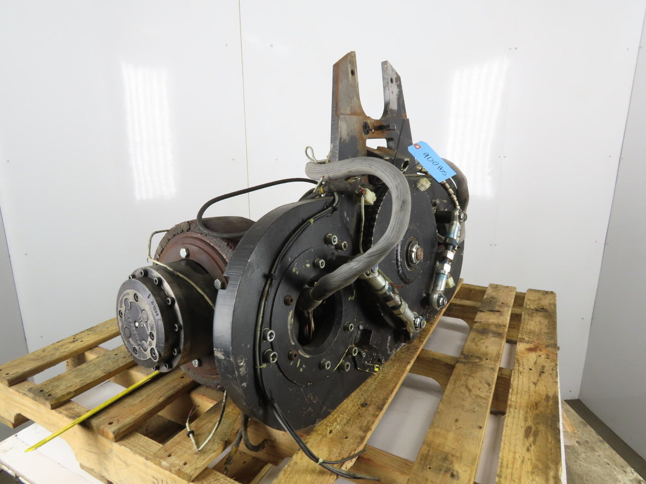 Hyster V40XMU Narrow Aisle Forklift 2 Wheel Drive Steering Assembly 72V