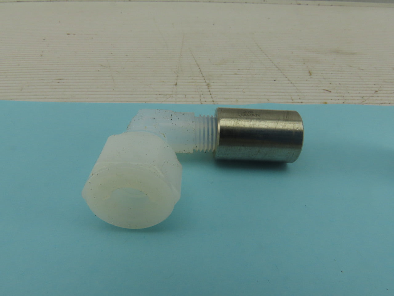 Kakizaki PFA/V 3/8" Tube 1/4" NPT Laboratory Fittings Elbow Mixed Lot Of 5