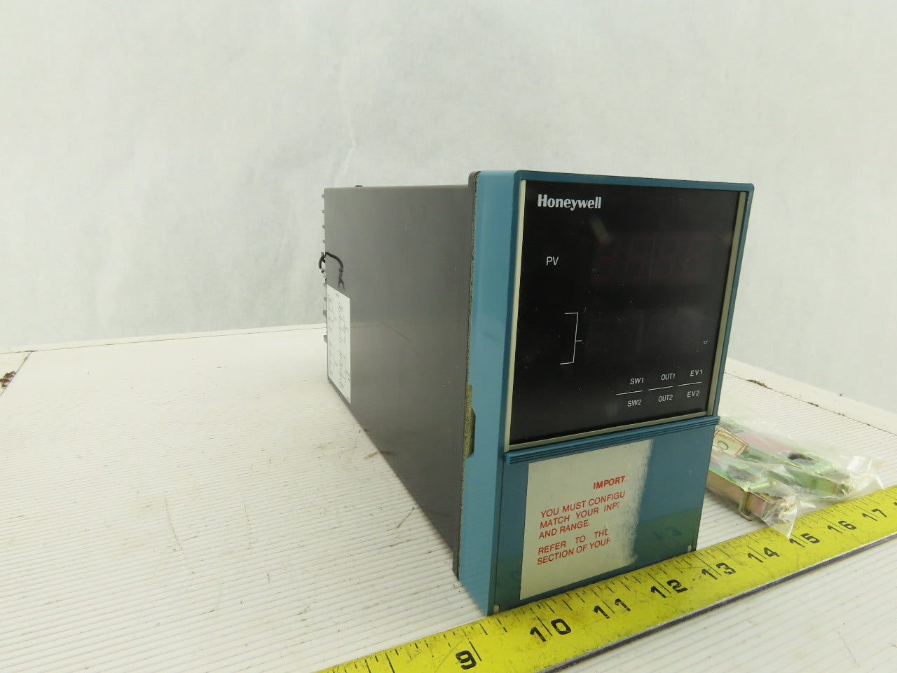Honeywell DC40002G Programmable Temperature Controller