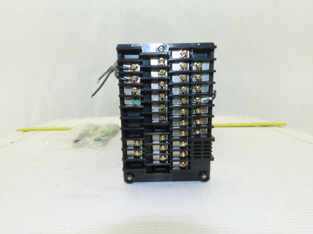 Honeywell DC40002G Programmable Temperature Controller