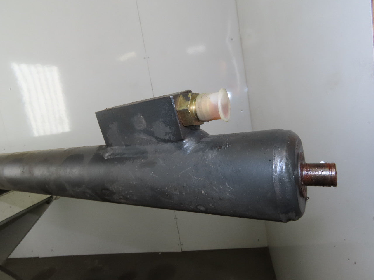 Raymond 560-OPC30TT Main Hydraulic Lifting Cylinder 90" Stroke