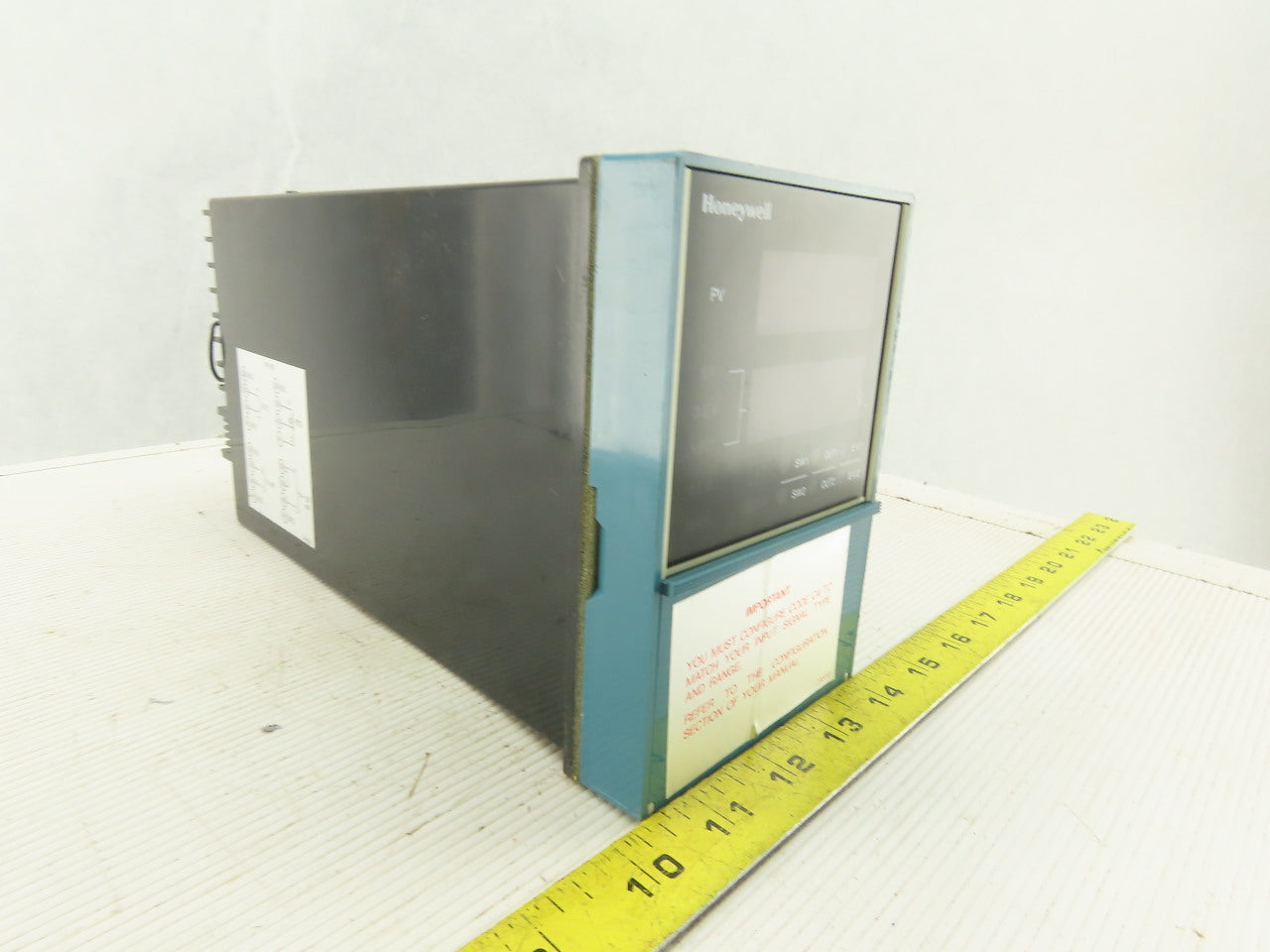 Honeywell DC40005GLN2400400 UDC 4000 Temperature Controller 120/240V