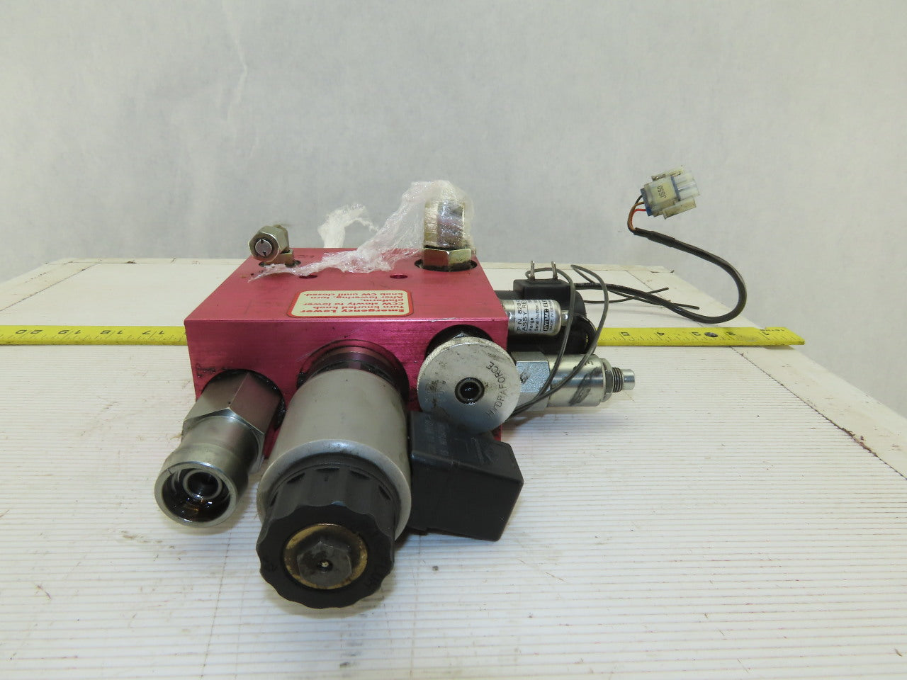 Raymond 560-OPC30TT Hydraulic Raise Lower Solenoid Valve Emergency Bypass 36V