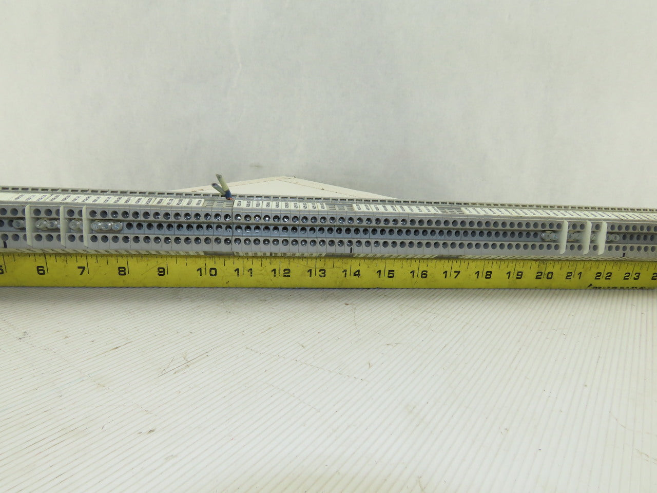 Allen Bradley 1492-W4 DIN Rail Mount Wire Terminal Blocks Lot Of 145 Pcs.