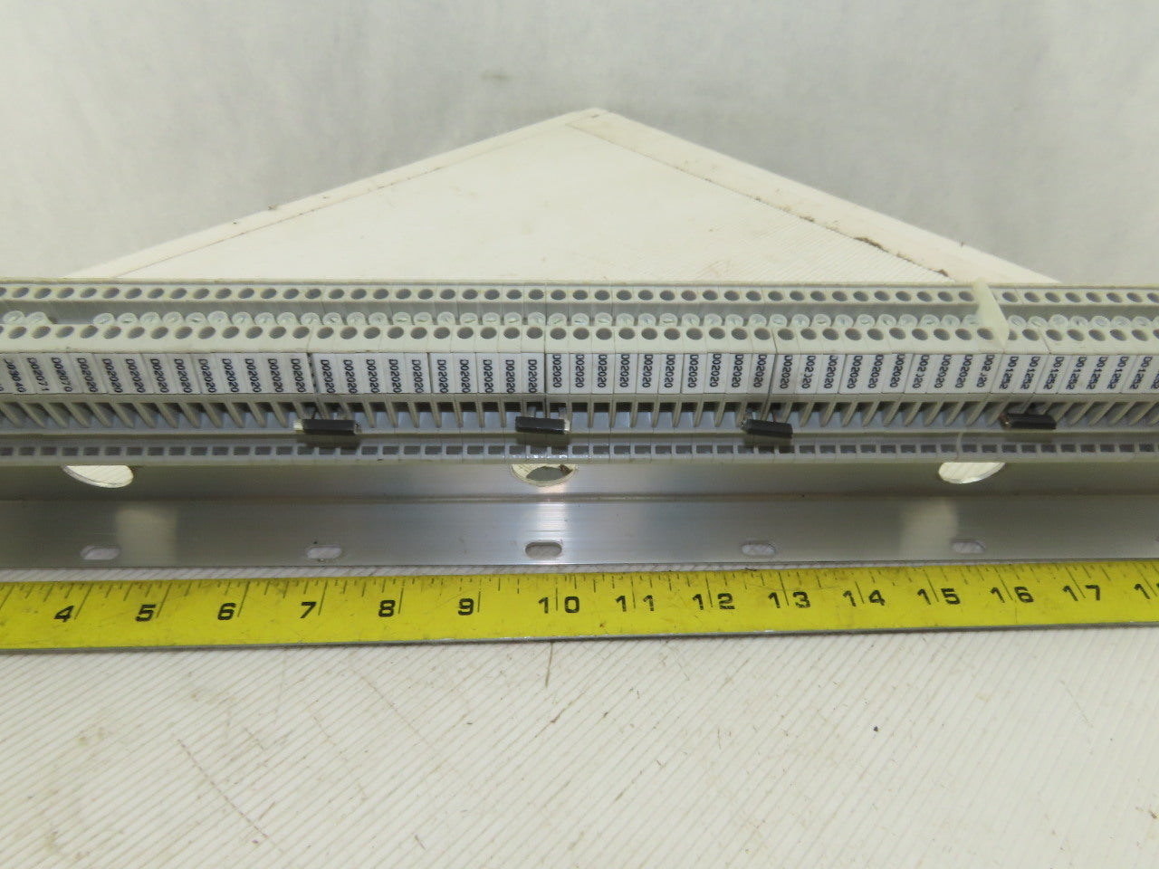 Allen Bradley 1492-W4 DIN Rail Mount Wire Terminal Blocks Lot Of 120 Pcs.
