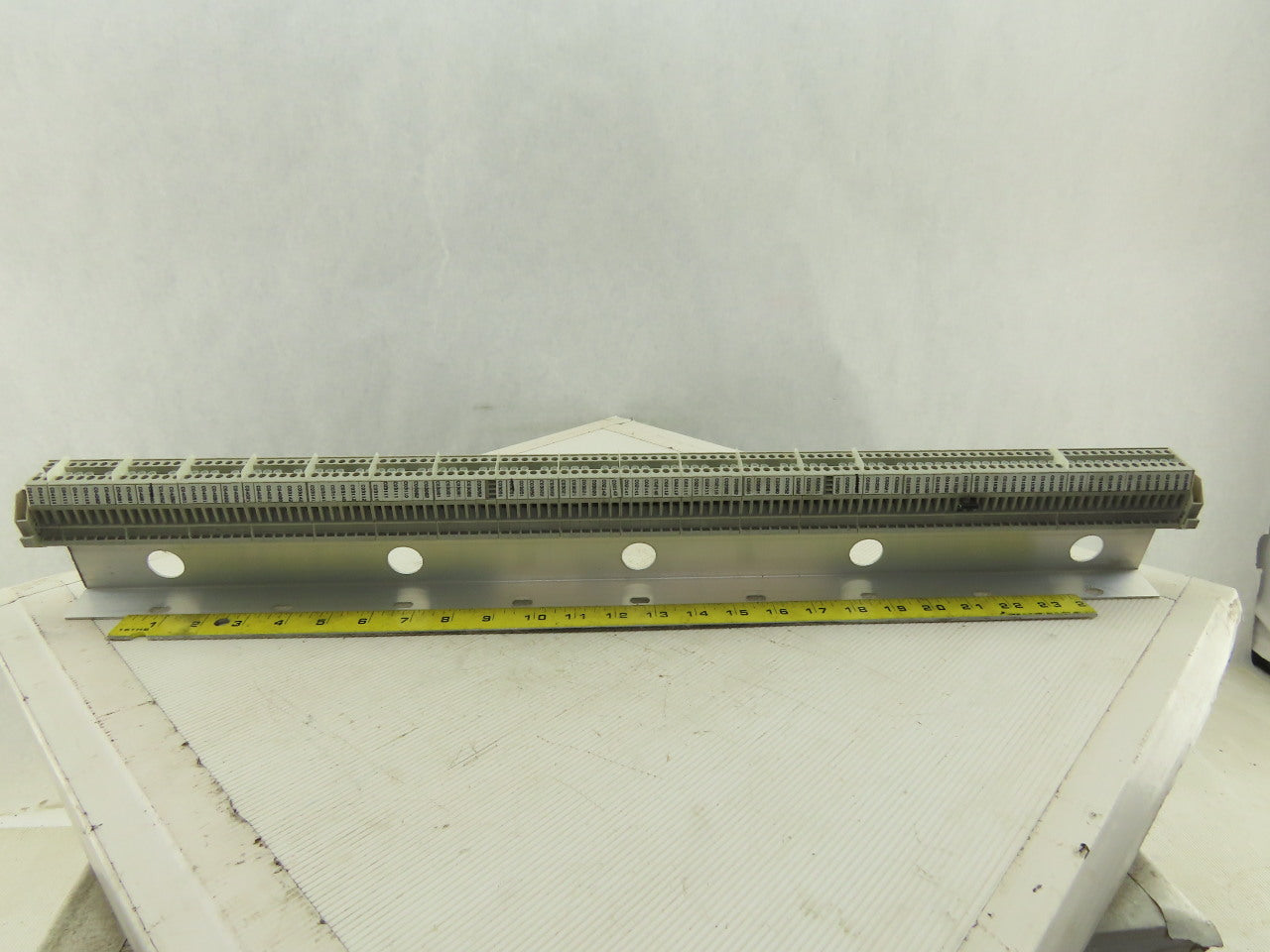 Allen Bradley 1492-W4 DIN Rail Mount Wire Terminal Blocks Lot Of 115