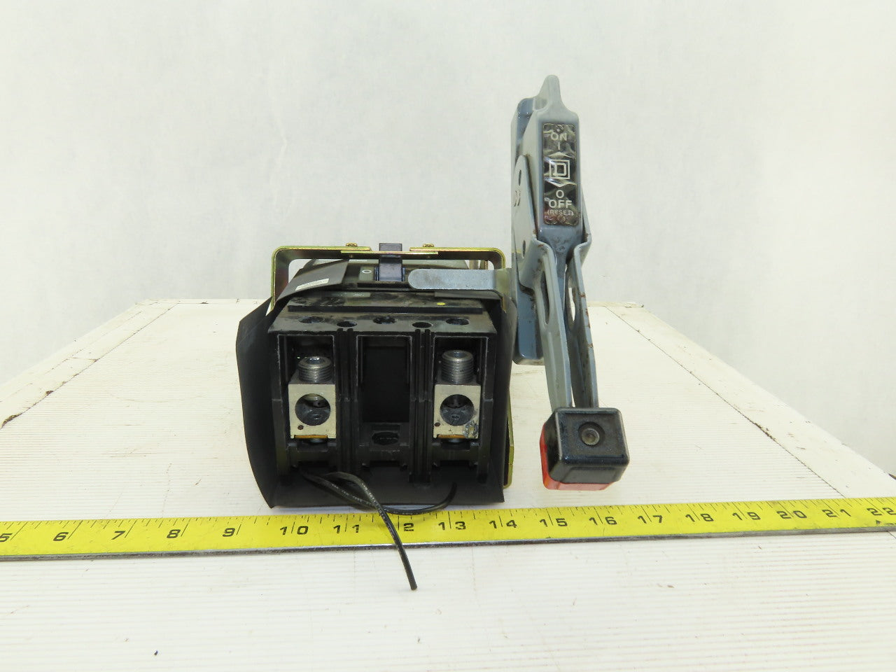 Square D KAL262001021 600V 200A Circuit Breaker W/ Operating Mechanism